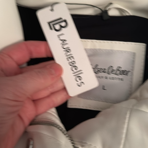 Chelsea DeBoer Winter White Faux Leather Puffer Coat, Large, NWT - Picture 5 of 9